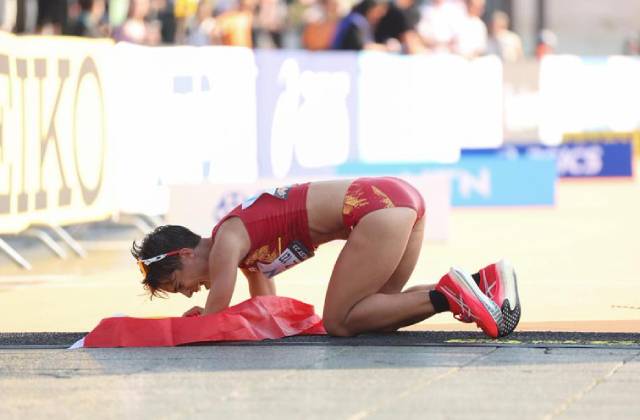 María Pérez rompió a llorar tras lograr el oro