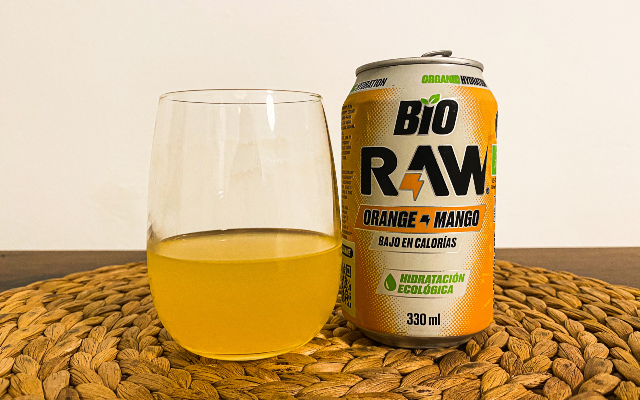 Bebida RAW Super Drink de naranja y mango
