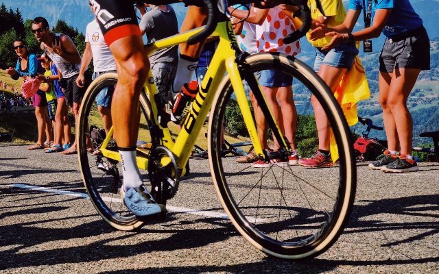 Ruedas de carbono en ciclismo: ¿merecen la pena? - BICIO