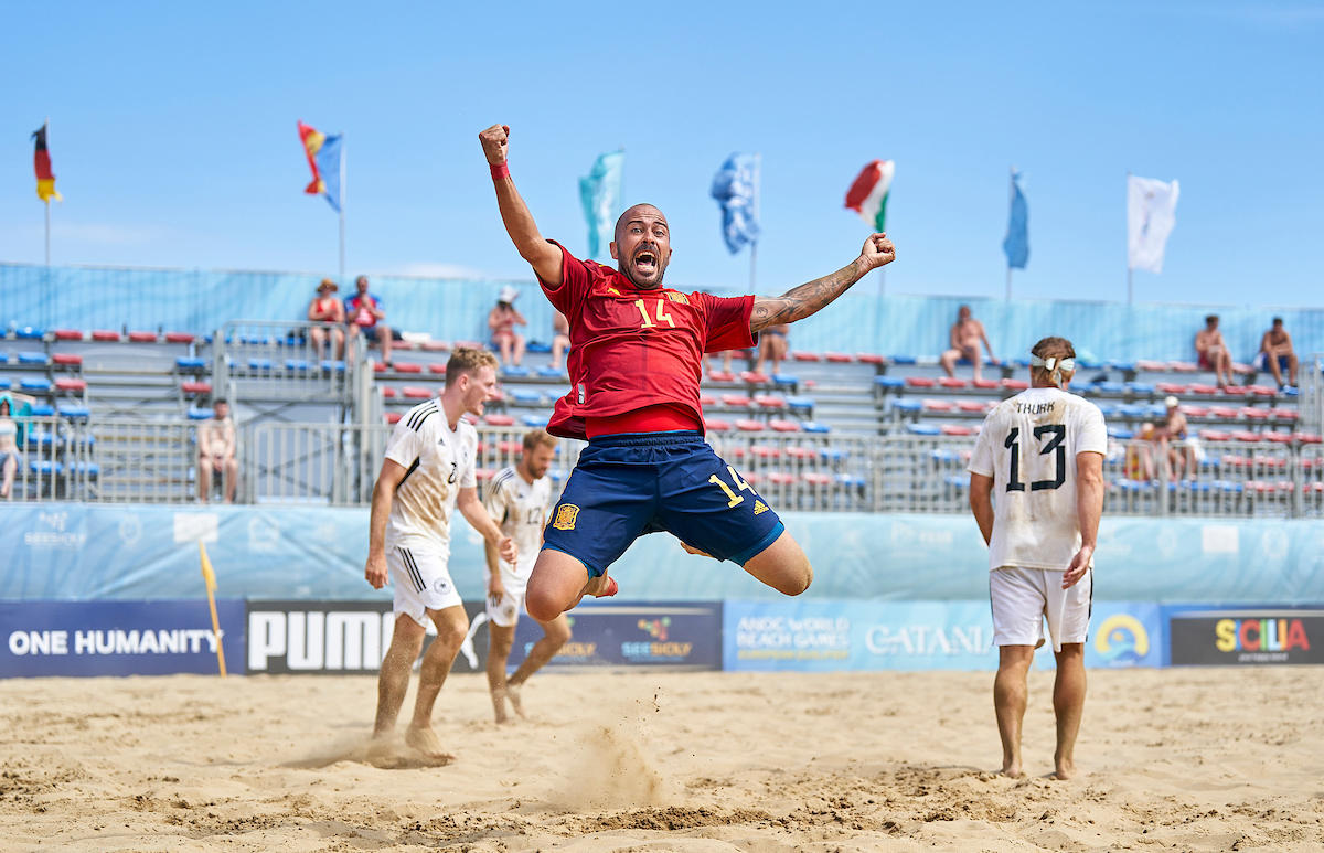 A jugar al fútbol playa:cómo España se ha convertido en potencia mundial en tiempo récord
