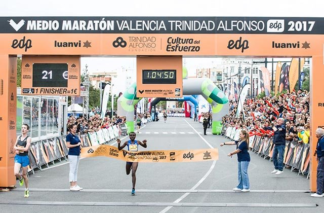 Récord del Mundo Medio Maratón Valencia Joyceline Jepkosgei