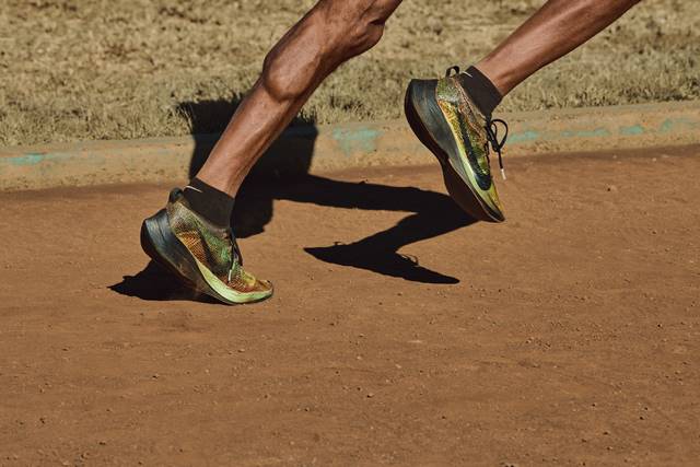 Fontanero Debe cómo Nike Zoom Vaporfly Elite Flyprint, la nueva 'arma' de Kipchoge para el  maratón de Londres