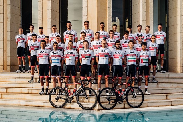 maillot team UAE 2020 ciclismo