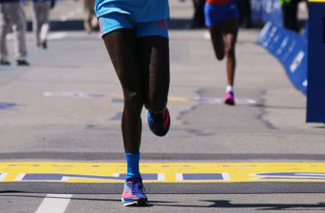 y Nike se repartieron el 'pastel' de las zapatillas Maratón Boston